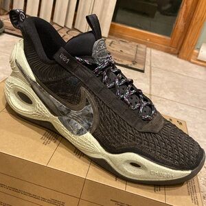 Nike Cosmic Unity “Green Glow”
Black/Black-Barely Volt
DA6725 001
Men’s Size 11